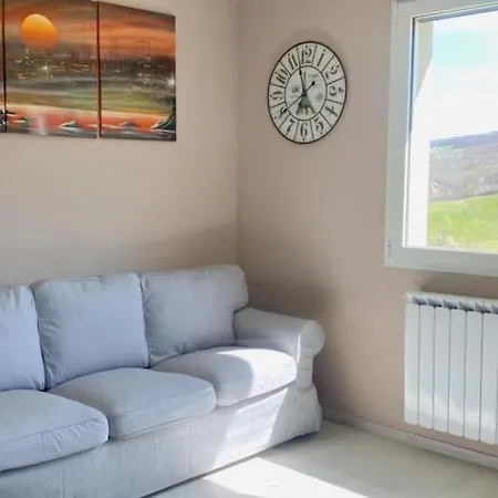 La Casa Sulla Collina * Varsi